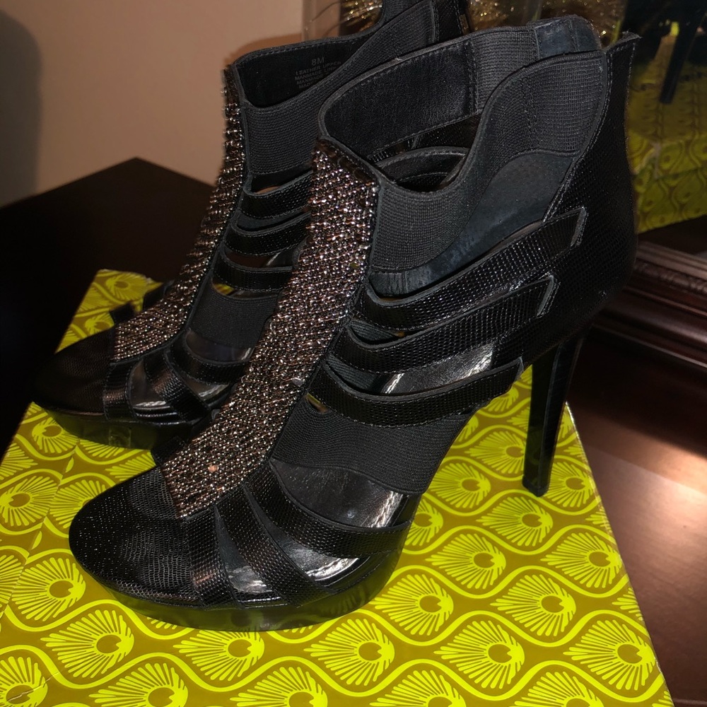 Black Sandals - Picture 2 of 4